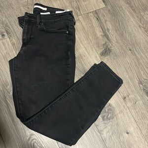 Levi’s 711 skinny jeans